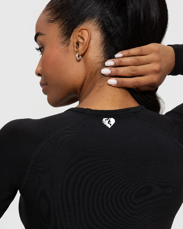 Essential Long Sleeve Crop Top | Black