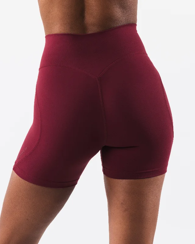 Aura Short 5"" - Cran