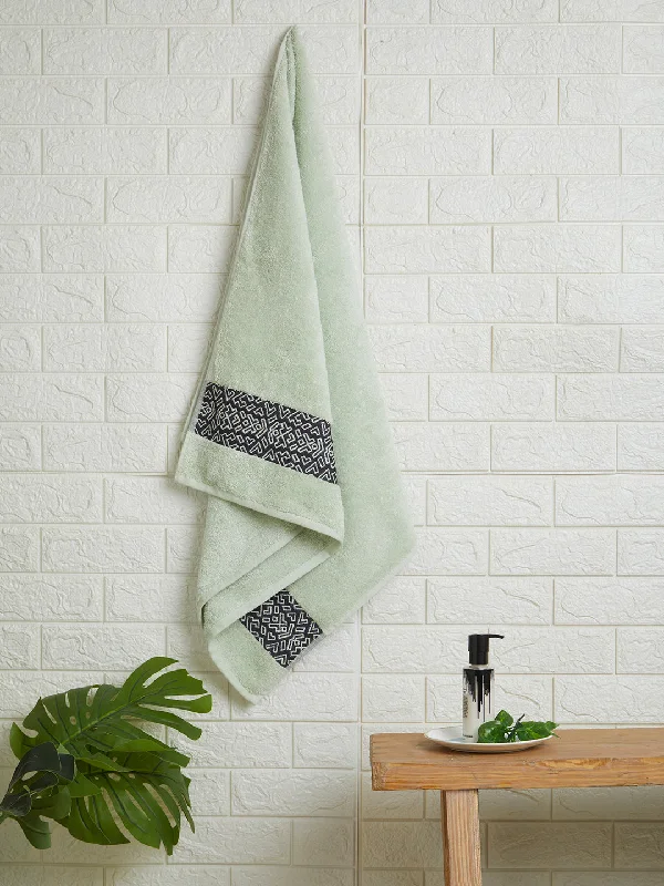 Solid Green 100% Cotton Bath Towel - Aurum By Spaces