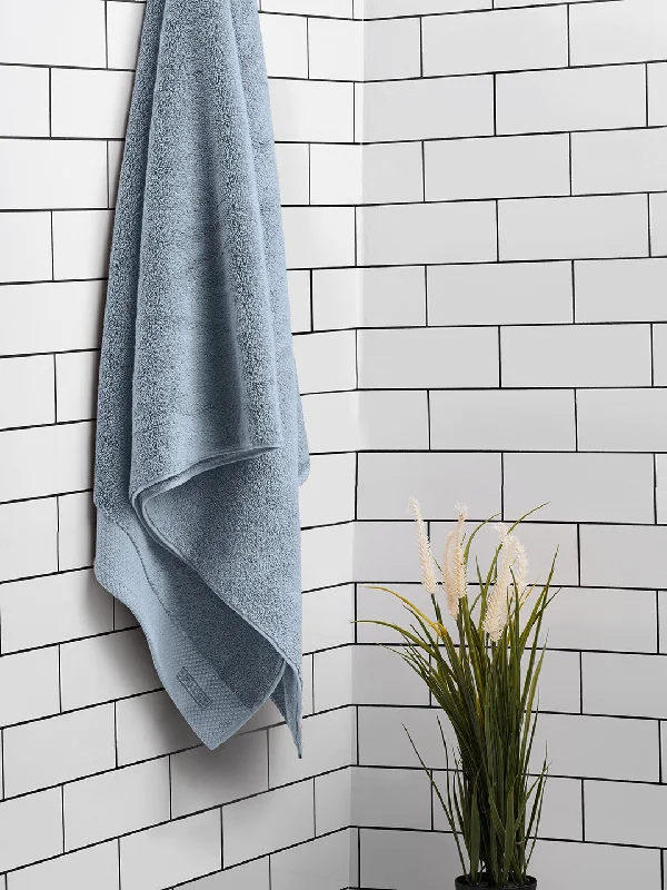 Solid Light Blue 100% Egyptian Cotton Bath Towel - Luxury Egyption Cotton By Spaces