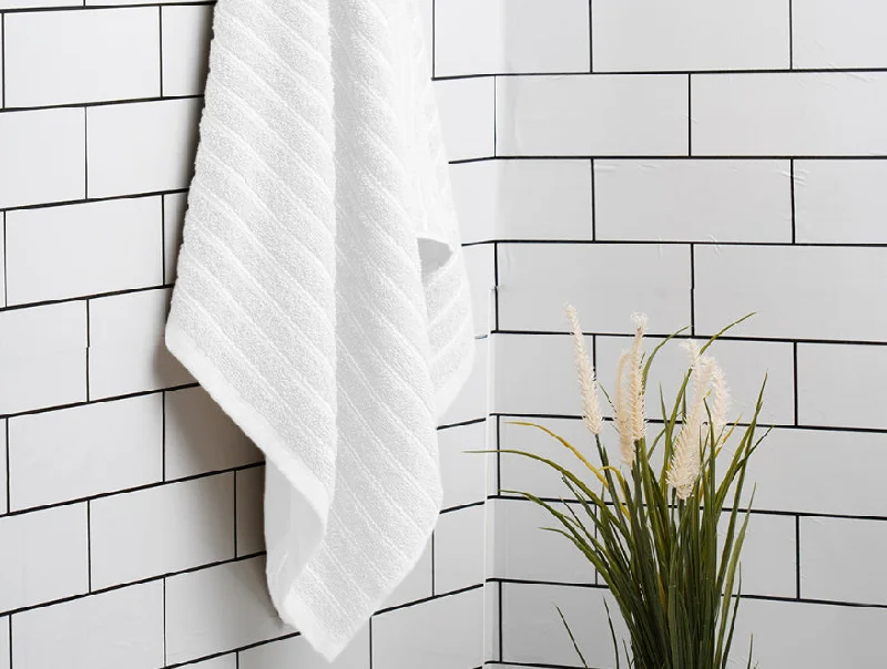 White 100% Cotton Bath Towel - 2-In-1 By Welspun