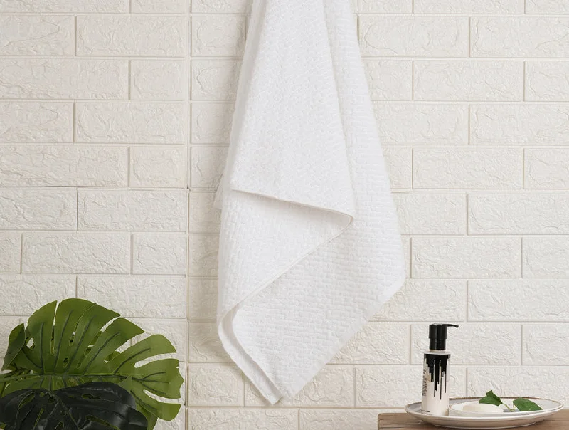 White 100% Cotton Bath Towel - Genesis By Spaces