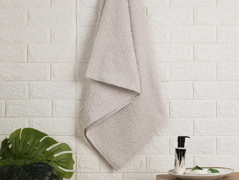 White Sand - Light Grey 100% Cotton Bath Towel - Genesis By Spaces